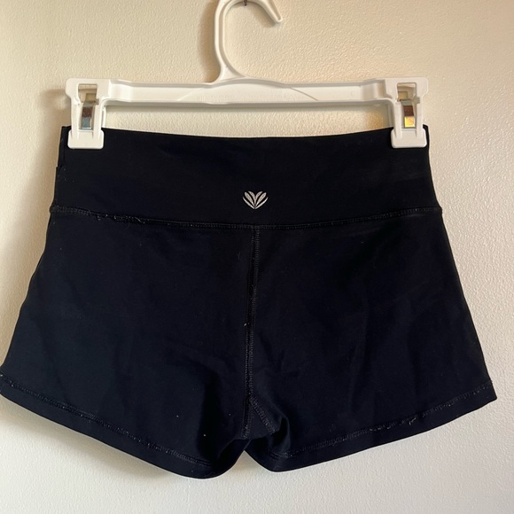 Forever 21, S, black, athletic shorts, spanks, spandex, Layered patterned waist - Picture 3 of 3